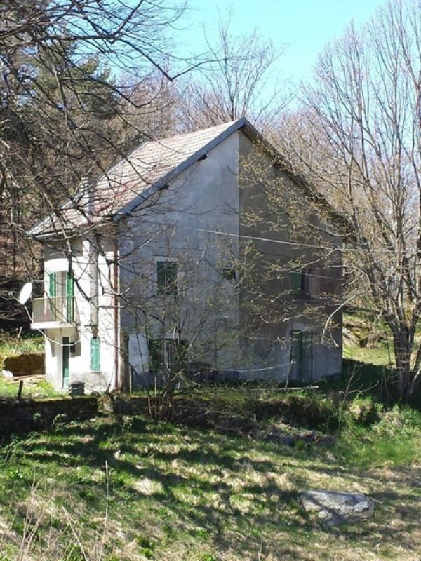 Semi-detached house in Sassello