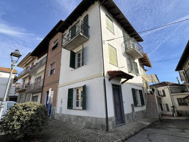 Top-to-bottom house in Cartosio