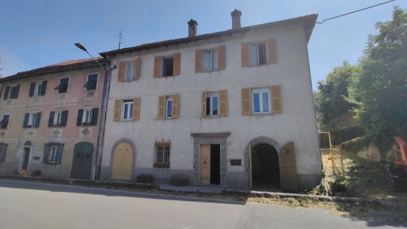 Крыша/земля в Сасселло