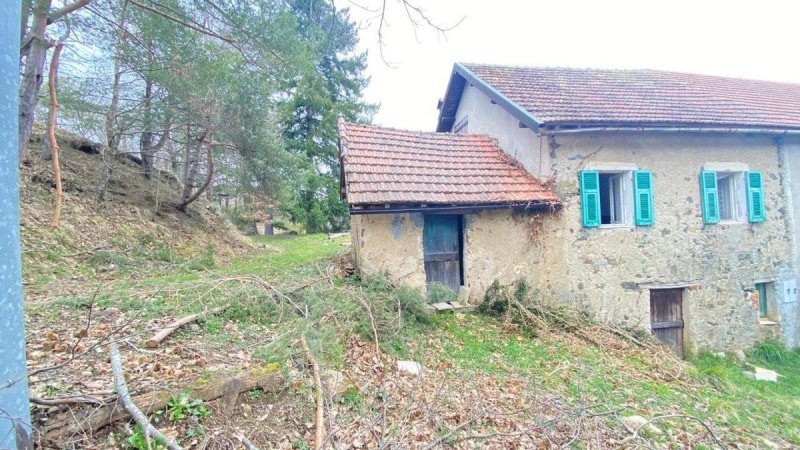 Half-vrijstaande woning in Sassello