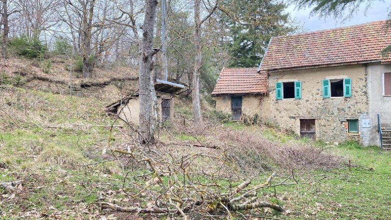 Half-vrijstaande woning in Sassello