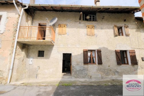 Top-to-bottom house in Giusvalla