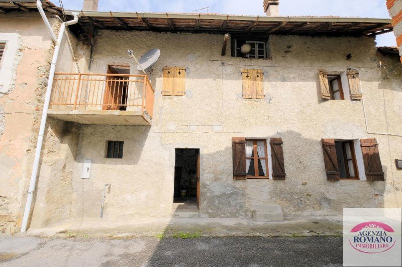 Top-to-bottom house in Giusvalla