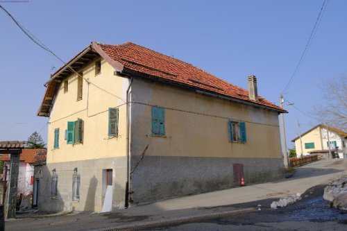 Top-to-bottom house in Sassello