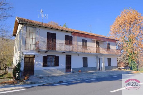 Klein huisje op het platteland in Melazzo