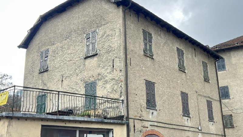 Особняк из двух квартир в Сасселло