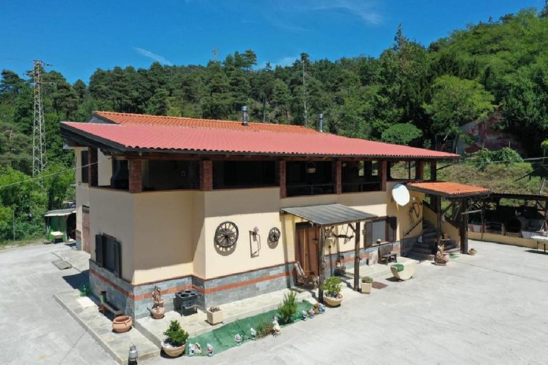 Casolare a Cairo Montenotte