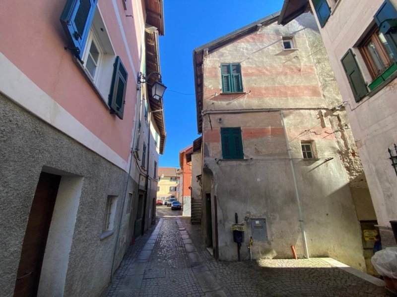 Особняк из двух квартир в Сасселло