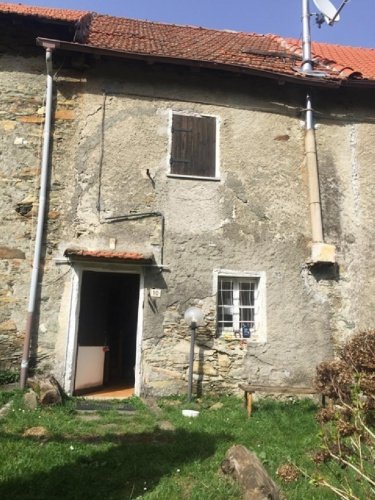 Half-vrijstaande woning in Sassello