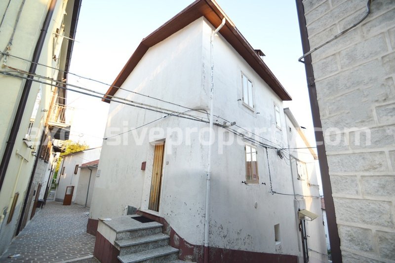 House in Castiglione Messer Marino
