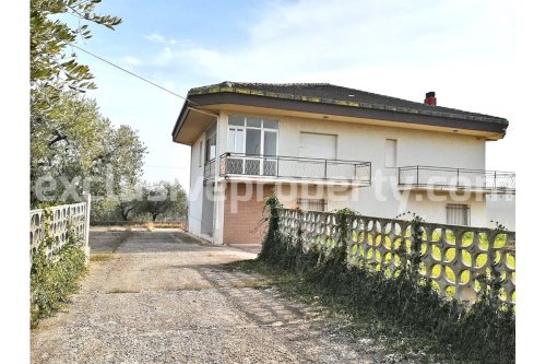 Huis op het platteland in Giuliano Teatino