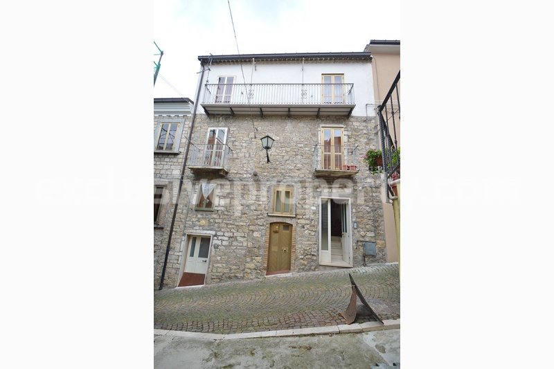 House in Acquaviva Collecroce