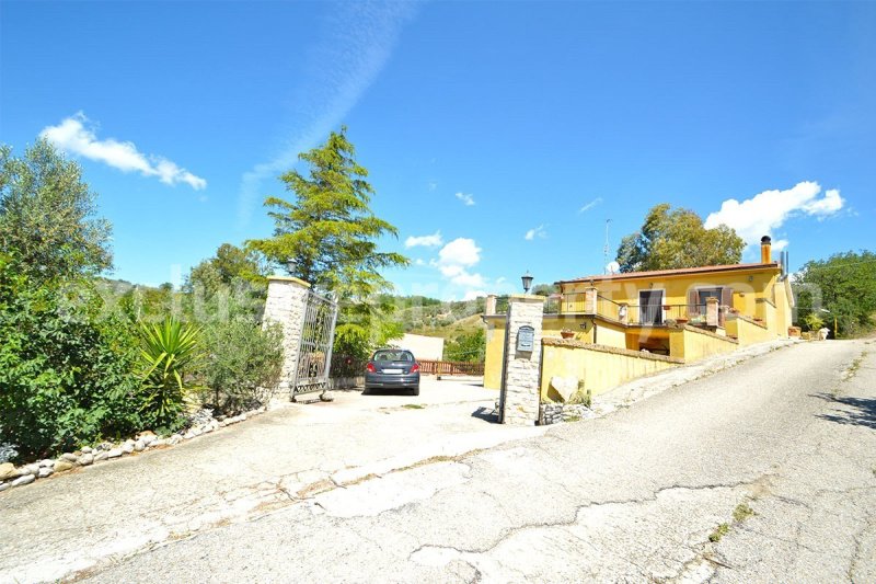 Maison de campagne à Guardialfiera