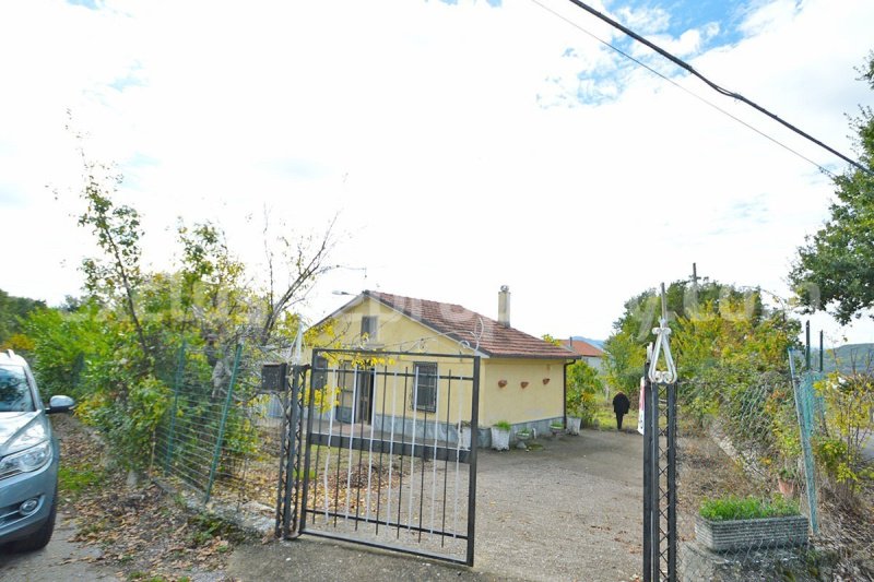 Country house in Schiavi di Abruzzo