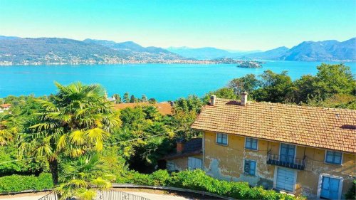 Detached house in Baveno
