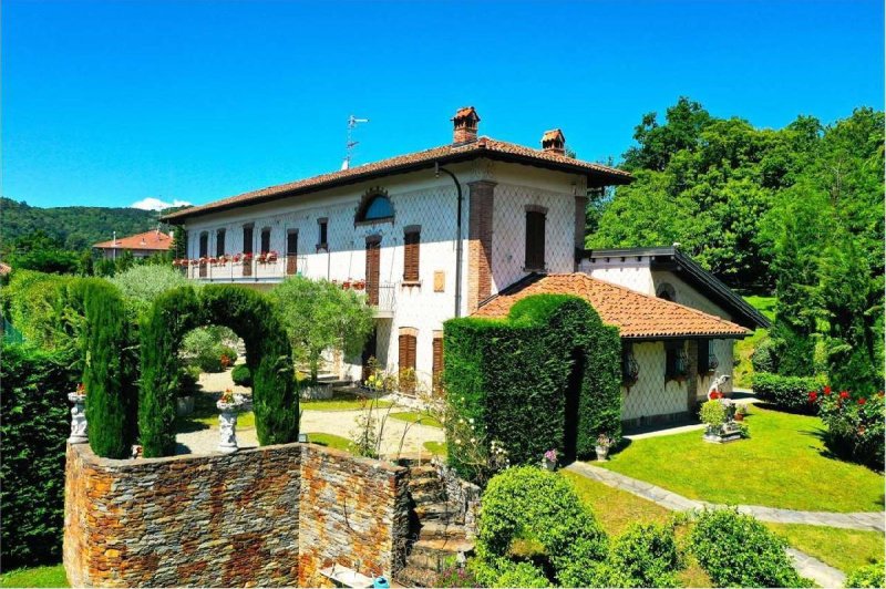 Villa a Comabbio