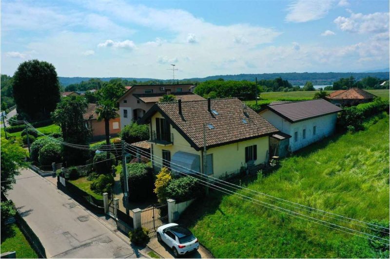 Villa in Sesto Calende