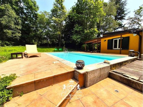 Villa en Agrate Conturbia