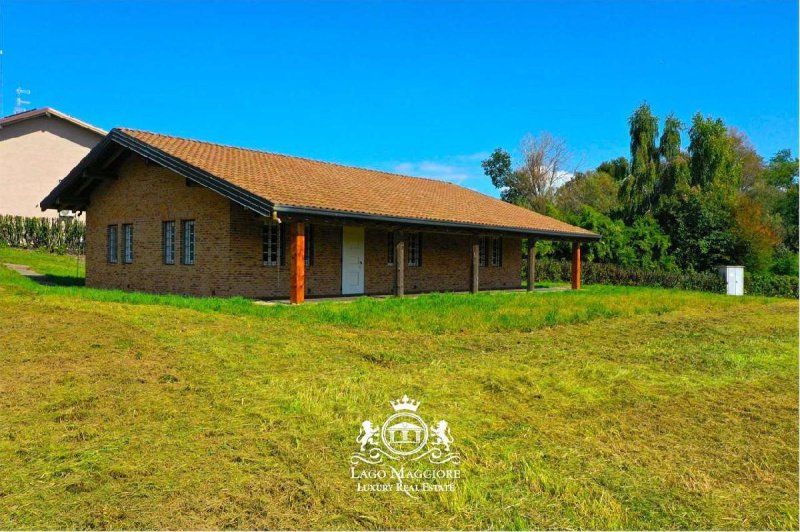 Villa in Agrate Conturbia