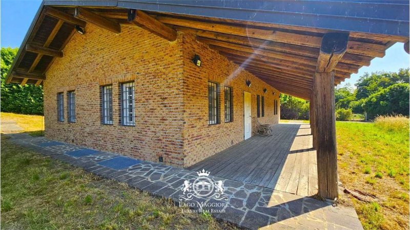 Villa in Agrate Conturbia