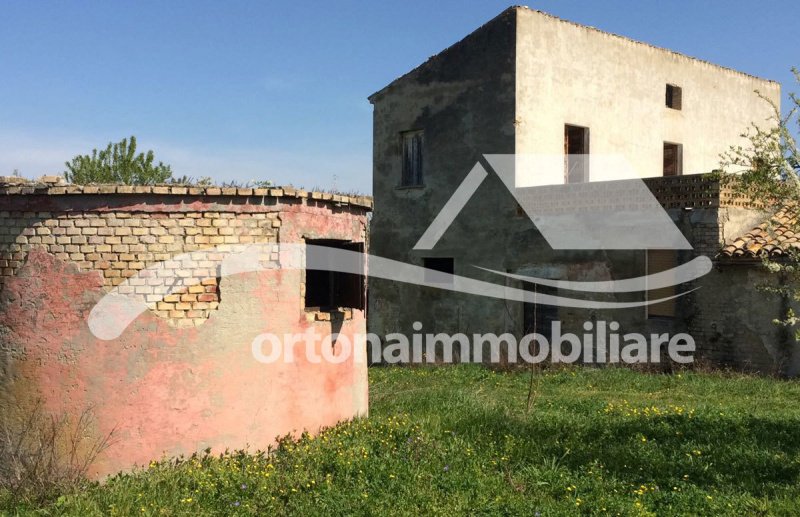 Klein huisje op het platteland in Rosciano