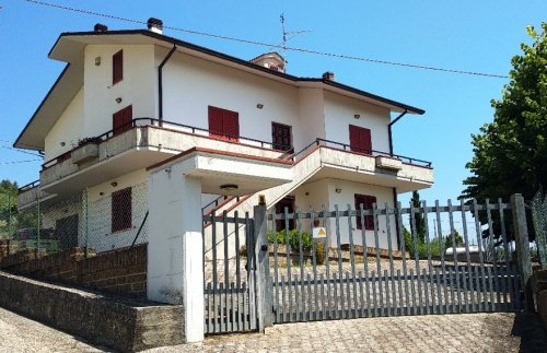 Casa independiente en Colledara