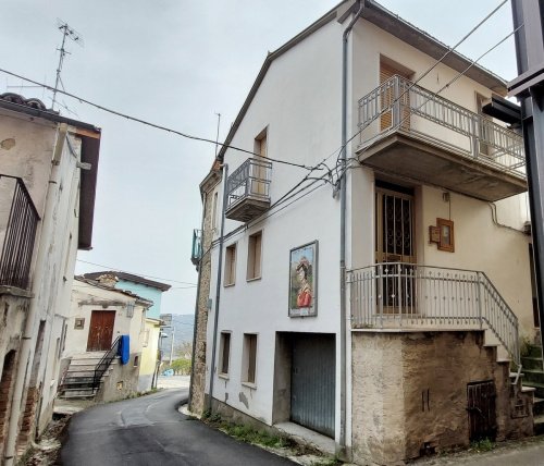 Casa semi indipendente a Colledara