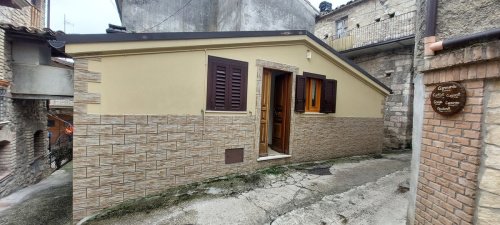 Casa geminada em Isola del Gran Sasso d'Italia