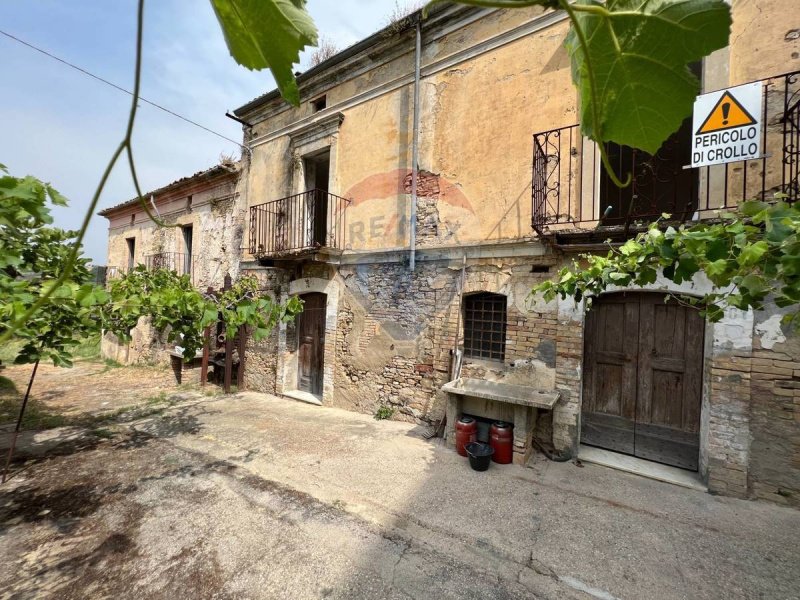 Klein huisje op het platteland in Lanciano