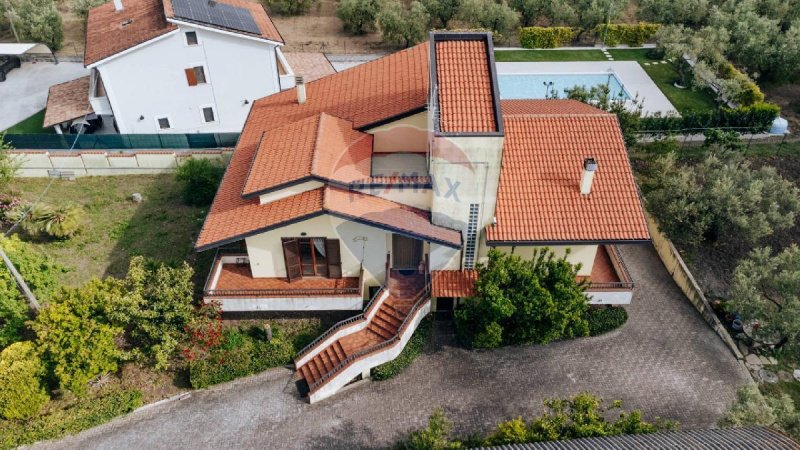 Detached house in Rocca San Giovanni