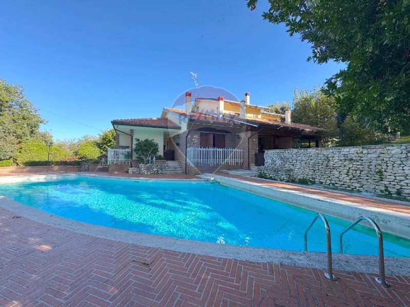 Casa independiente en Treglio