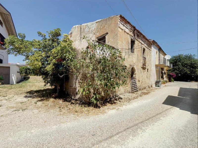 Country house in Fossacesia