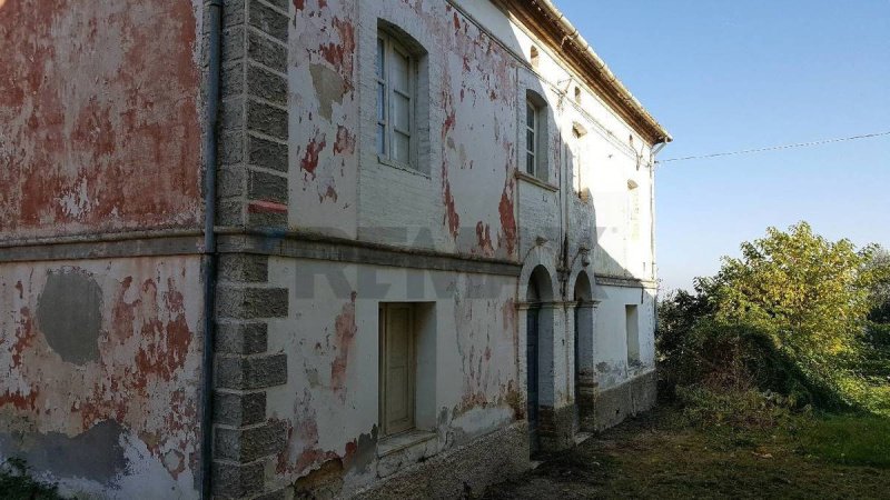 Maison de campagne à Ari