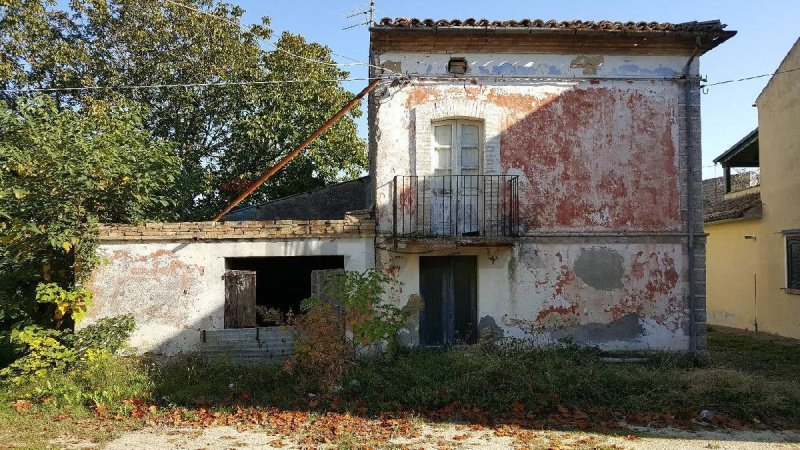 Maison de campagne à Ari