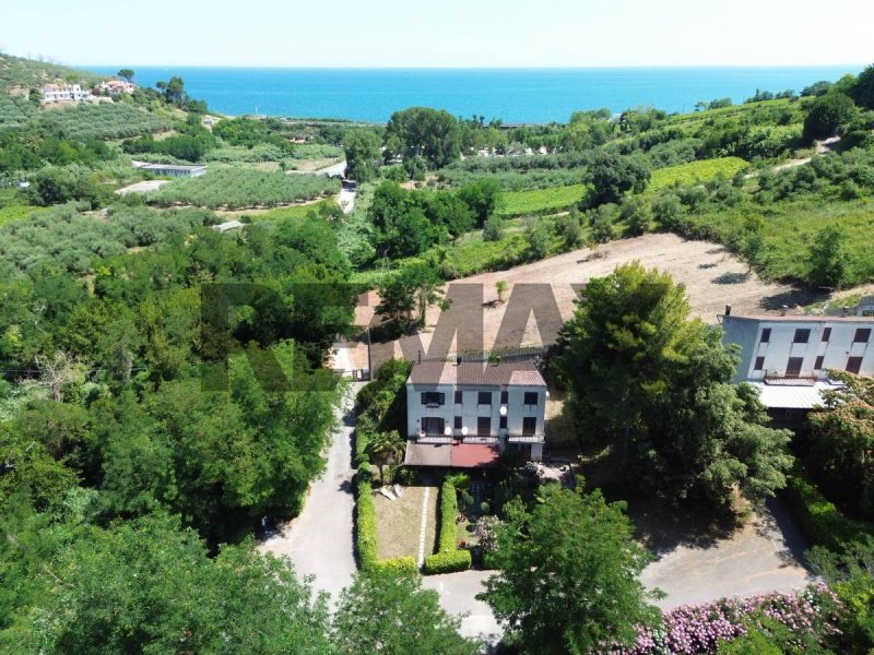 Parhus i Rocca San Giovanni