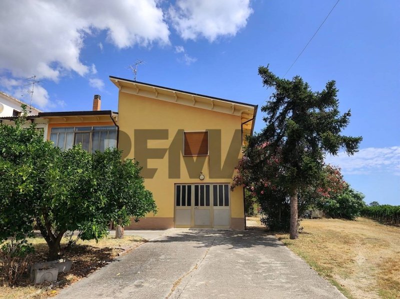 Casa semi indipendente a Pollutri