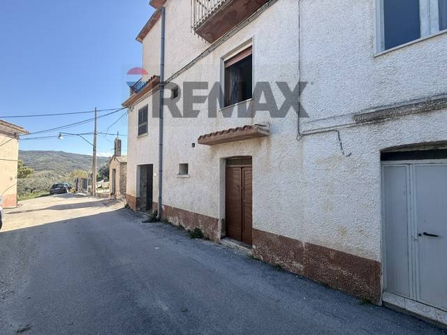 Half-vrijstaande woning in Civitella Messer Raimondo