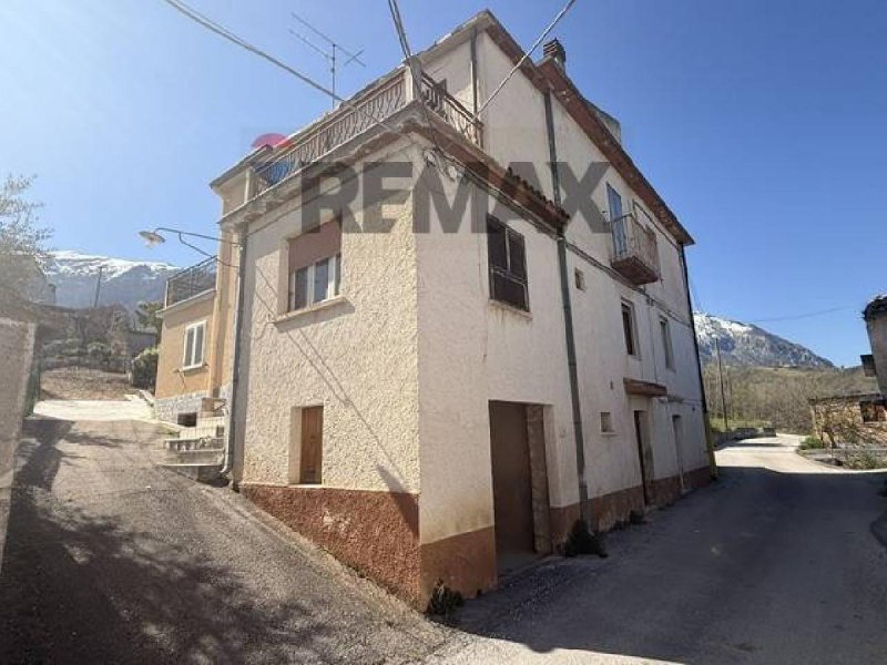 Half-vrijstaande woning in Civitella Messer Raimondo