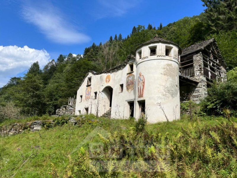 Country house in Boccioleto