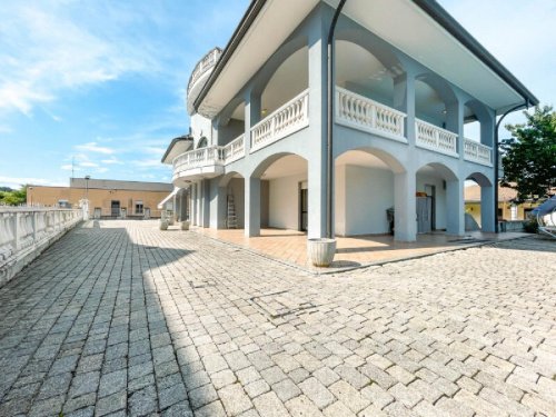 Villa a Divignano