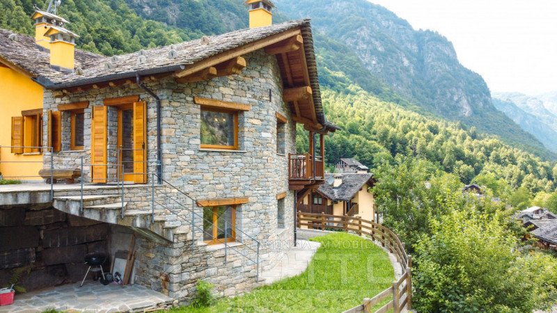 Terraced house in Campertogno