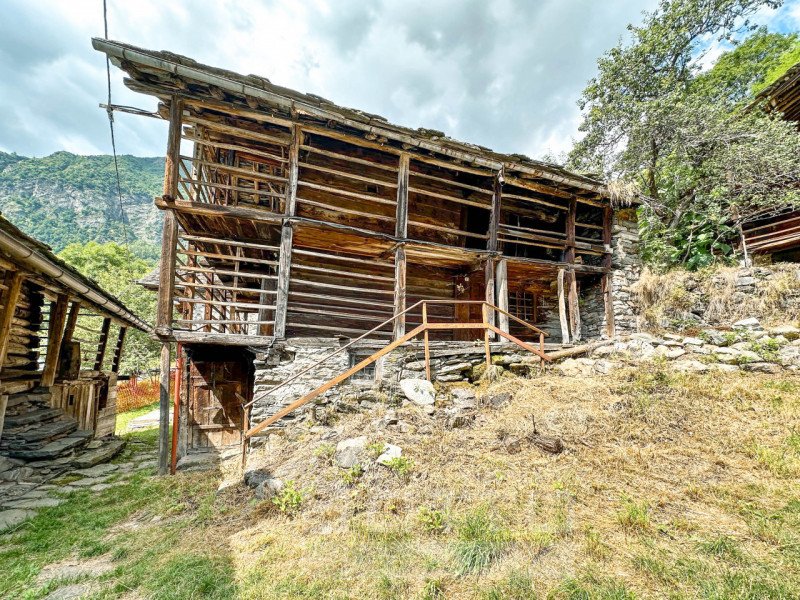 Hus på landet i Alagna Valsesia