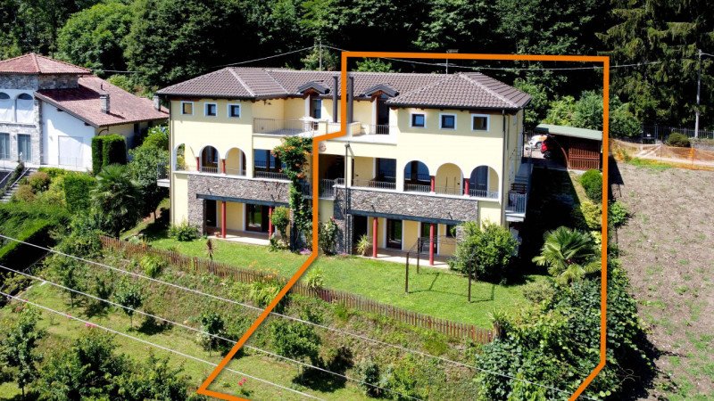 Moradia com terraço em Pella