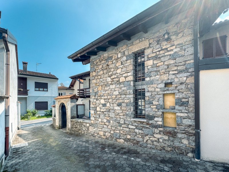 Maison à Brovello-Carpugnino