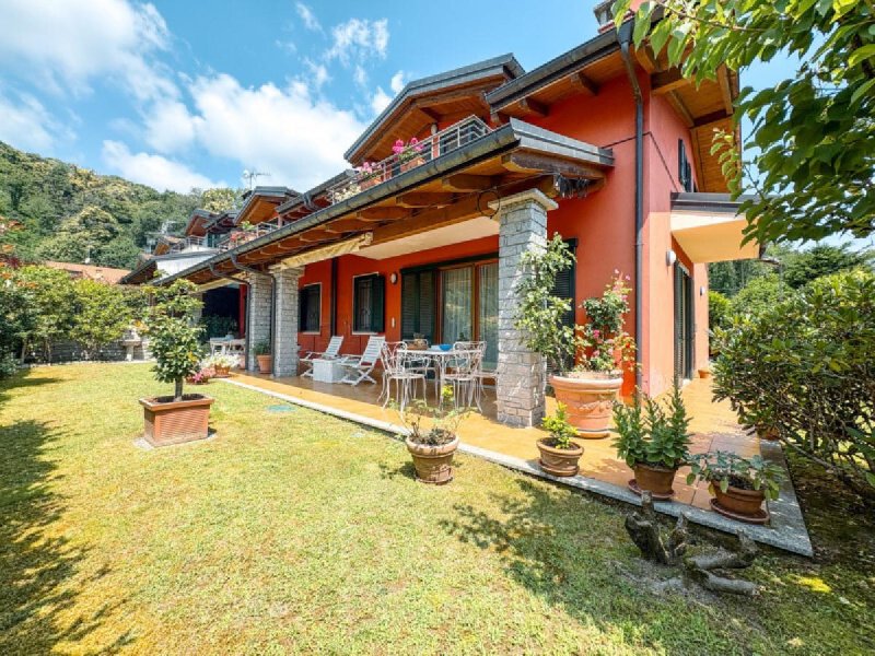 Вилла в Мейна