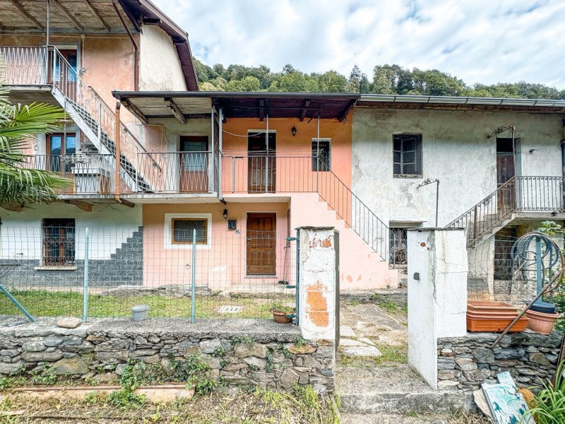 Moradia com terraço em Valstrona