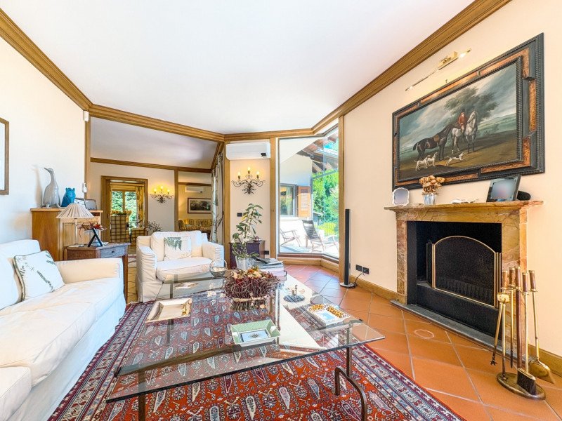 Villa in Oleggio Castello