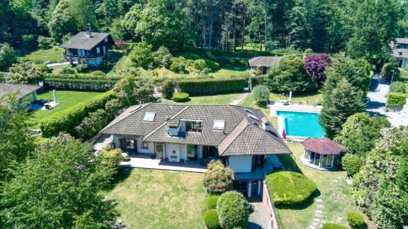 Villa in Oleggio Castello