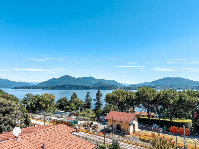 Reihenhaus in Belgirate