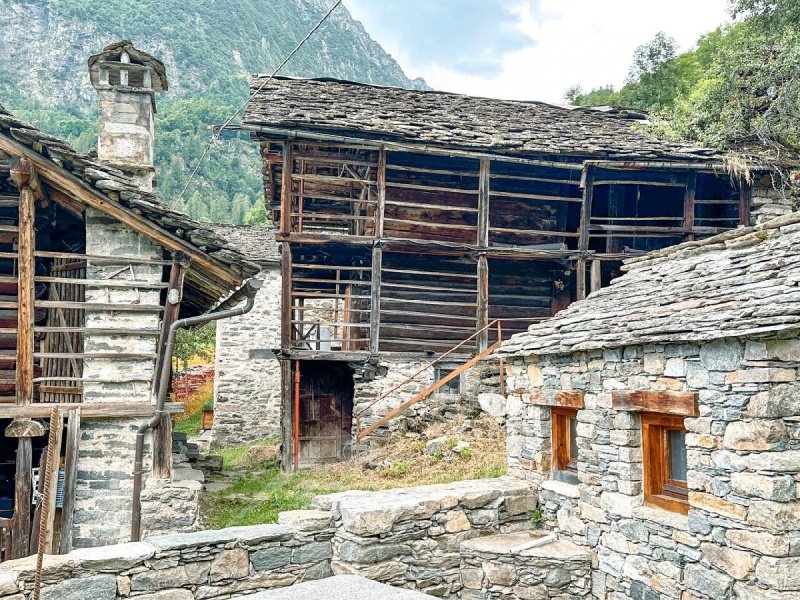 Klein huisje op het platteland in Alagna Valsesia